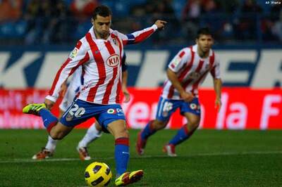 Simao joins Besiktas from Atletico Madrid