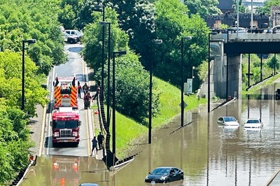 Canada: Heavy Rain Floods Toronto, Causing Power Outages And Traffic Disruptions | WATCH
