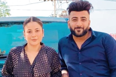 Shehnaaz Gill Gives Her Brother Shehbaz Badesha A Cute Shoutout As He Drops New Song Aunda Janda