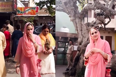 Hema Malini's Daughters Esha Deol And Ahana Deol Offer Prayers At Vrindavan