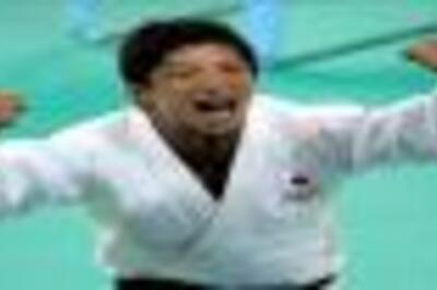 Uchishiba wins men's -66kg judo gold
