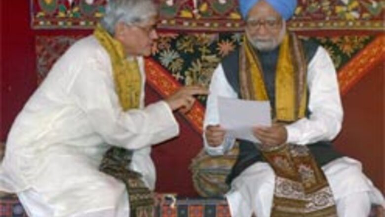 India angry, divided, intolerant: Manmohan