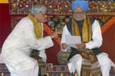 India angry, divided, intolerant: Manmohan