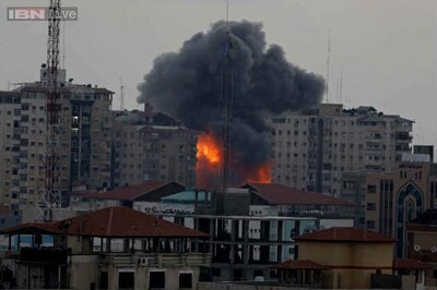 Israeli airstrike collapses Gaza apartment tower