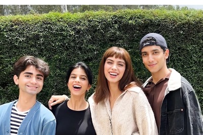 Suhana Khan Is All Smiles As She Poses With Her The Archies Co-Stars; Pics