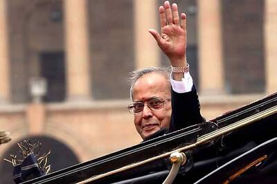 Cong activists assault Pranab's son, inquiry sought
