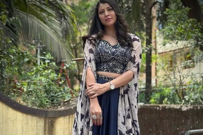 Raj Thackeray Inaugurates Tejaswini Pandit’s New Salon In Pune