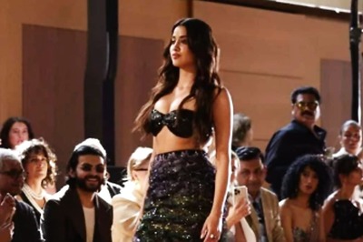 Janhvi Kapoor's Boyfriend Shikhar Pahariya Cheers For Her As She Walks The Ramp For Paris Fashion Week