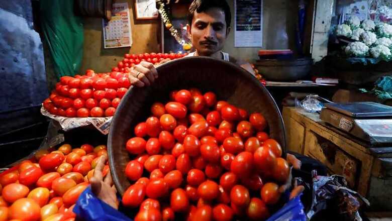 Tomato Farmers in Tears as Prices Plunge to Rs 2/kg After Pakistan Import Ban