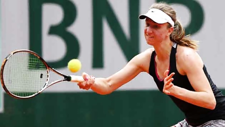 Mona Barthel advances to third round at Aegon Classic