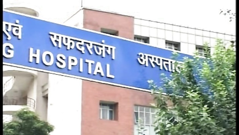 Delhi: Nadda visits Safdarjung Hospital, cleans surroundings