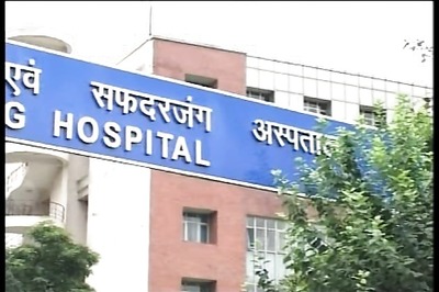 Delhi: Nadda visits Safdarjung Hospital, cleans surroundings