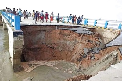 Political Squabbling as Floods Wash Away Approach Road For New Bridge in Bihar