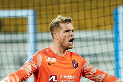 Premier League: Brentford Sign Keeper Jonas Lossl on Loan from Midtjylland