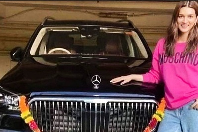 WATCH: Actress Kriti Sanon Spotted in Mercedes-Maybach GLS 600 Worth Rs 2.43 Crore