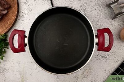 How to Make a Red Wine Reduction for Steak