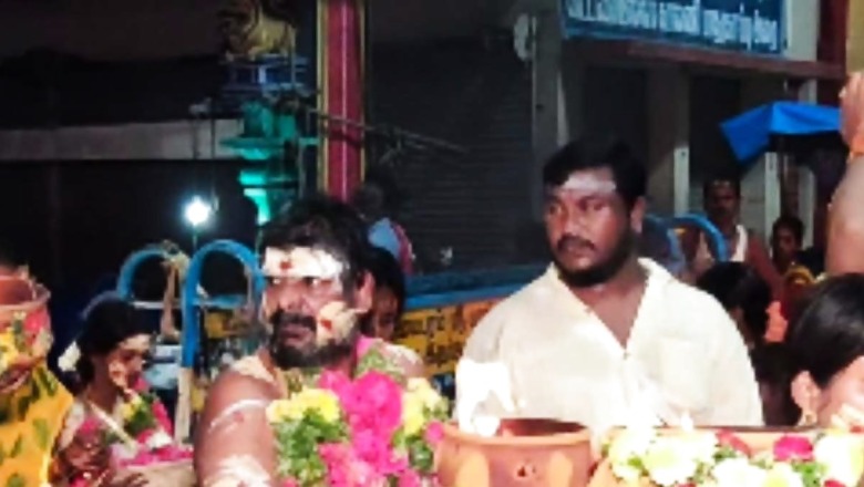 Ganja Karuppu Visits Samayapuram Mariamman Temple To Pray For AIADMK's Edappadi Palaniswami