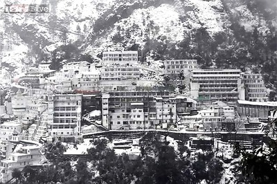 J&K: Vaishno Devi yatra running smooth, chopper services resume