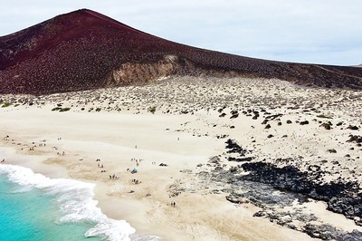 Tourists Taking Sand, Rocks From Beaches Of These Protected Islands Will Face A Hefty Fine