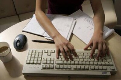 Americans turn to TV as recession hits spending: survey