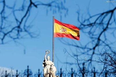 Aircraft crashes in a fireball at Spanish air show