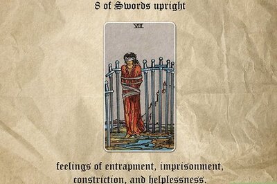 How to Interpret the Eight of Swords (Upright and Reversed Meanings)