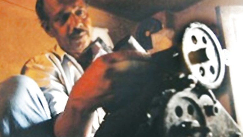 India's last bioscopewala Mohammad Salim honoured at KIFF