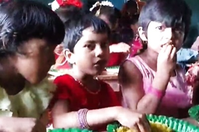 Paschim Medinipur School Surprises Students With Chicken Kasha On Teacher's Day