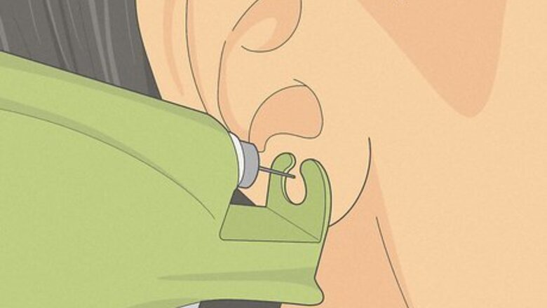 How to Stretch an Earlobe Piercing for Gauges