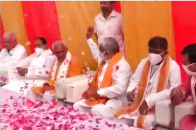 UP BJP Chief Seen Showering Petals on MLA Surendra Singh Who Was Criticised for Backing Ballia Shootout Accused