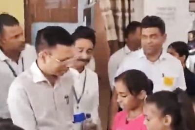 Damoh Collector Takes Hands-on Approach To Improve Government School