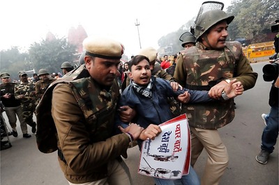 46 Students Detained Outside UP Bhawan for Protesting Against Police Action During Anti-CAA Stir