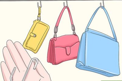 How to Hang Purses in a Closet