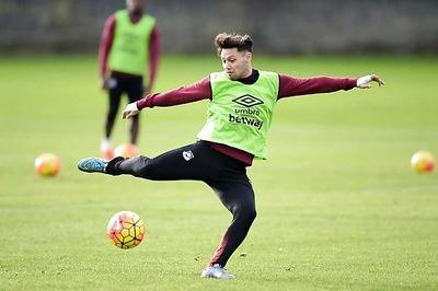 West Ham reveal Mauro Zarate has moved to Fiorentina