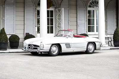 Mercedes-Benz 300SL Roadster Fetches over 1 Million Euro at Auction
