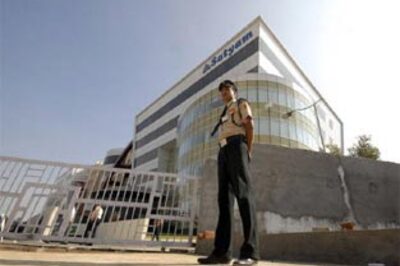 Ex-Satyam chief Raju may have siphoned cash: Report