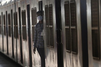 Lift Travel Restrictions in Mumbai Local Trains in Non-peak Hours: Maharashtra Govt to Railways