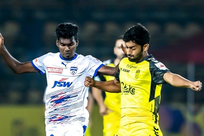 ISL 2022-23: Mumbai City Settle For 1-1 Draw Against Jamshedpur, Hyderabad Beat Bengaluru to Extend Unbeaten Run