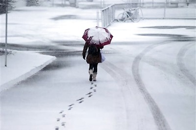 US East Coast paralysed by monster snowstorm, 16 reported dead