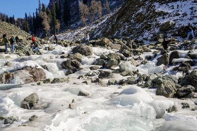 Cold Wave Back in Kashmir, Minus 4.2 Degrees Celsius Recorded in Srinagar
