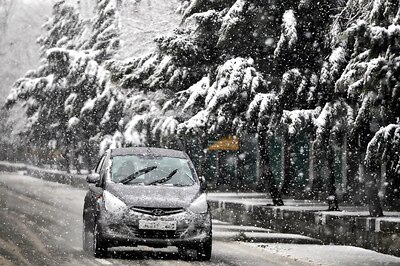 Fresh Snowfall Shuts Srinagar-Jammu Highway, Flights Disrupted
