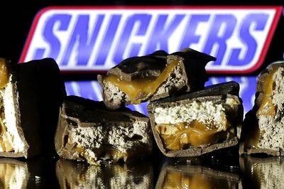US chocolate giant recalls orders of Mars, Snickers bars after piece of plastic found