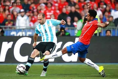 Pablo Zabaleta out for at least a month, say Manchester City