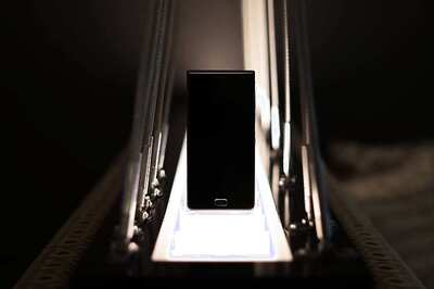 Now Turn Your Smartphone Into a Microscope With This Clip-on