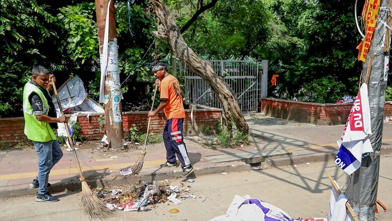 HC Says DU Campuses Still 'Shabby', Asks Poll Candidates To Remove Posters, Paint Defaced Walls
