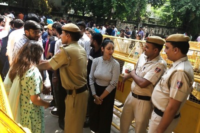 Voting for DUSU Election Underway, NSUI Candidate Detained