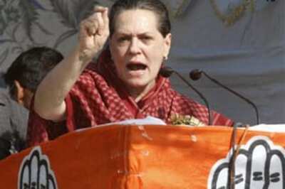 Advani was weak in fighting terror: Sonia Gandhi