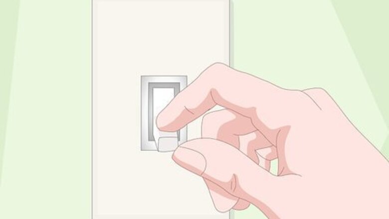 How to Remove a Fluorescent Light