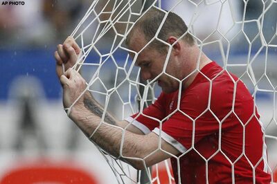 Capello happy with Rooney's form