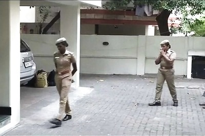 Chennai: I-T Recovers Rs 106 Cr Cash, 127 Kg Gold in Searches